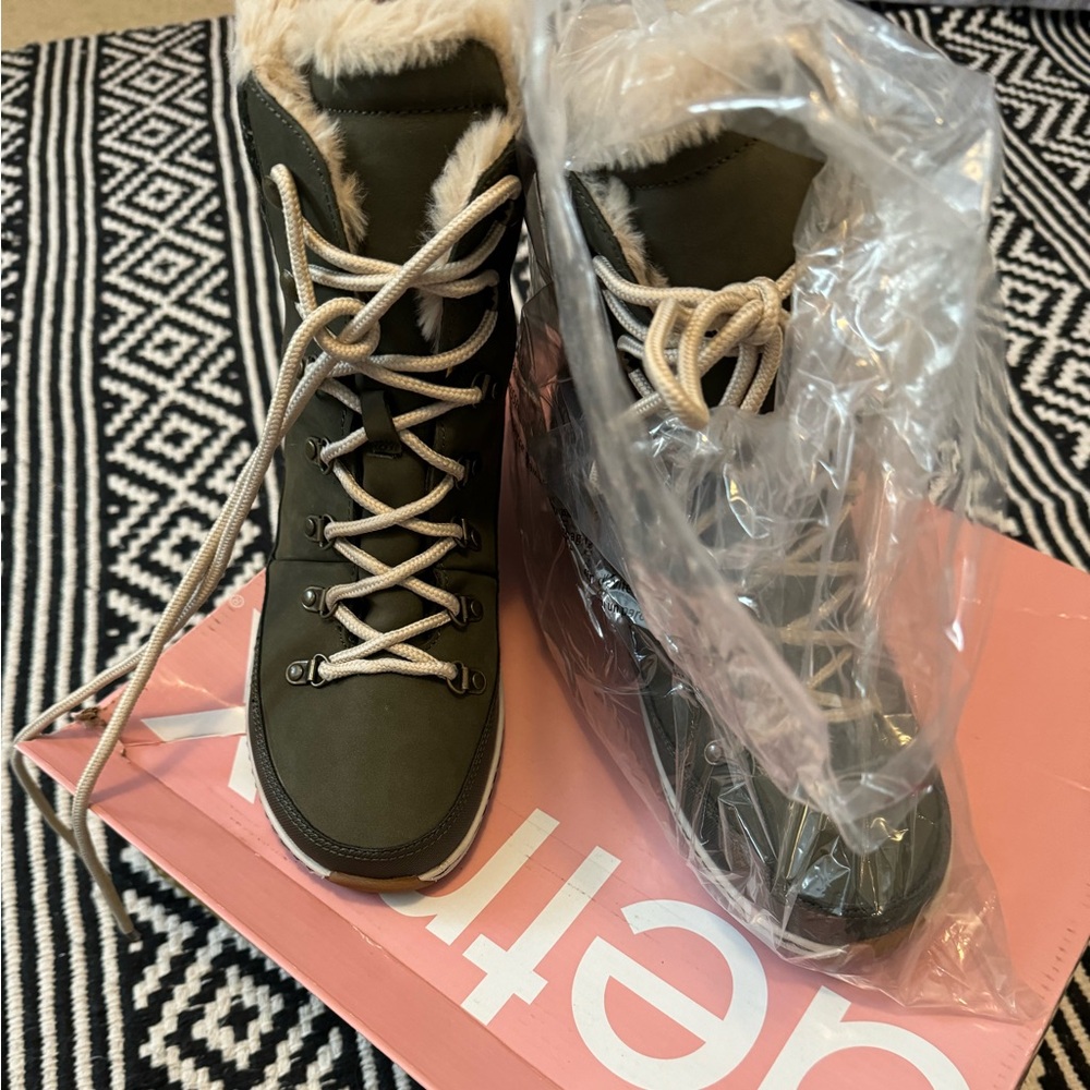 Aetrex Jodi Hunter Green Boots Sz 10